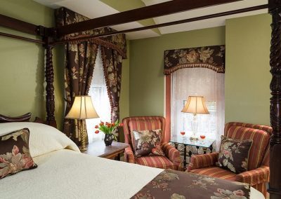 Knightsbridge Room - The Queen Victoria Bed and Breakfast