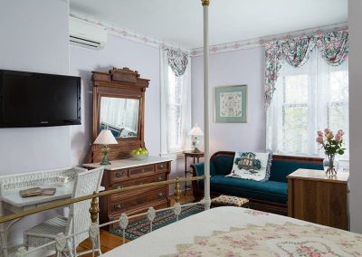 Mayfair Room - Cape May Bed and Breakfast