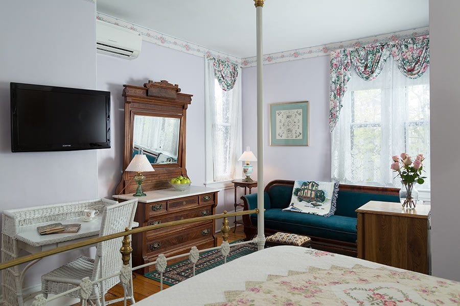 Mayfair Room - Cape May Bed and Breakfast