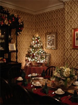 Queen Victoria Buildings- Christmas tree image