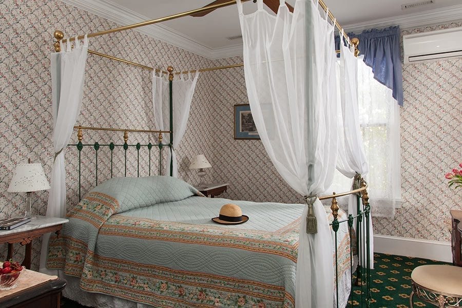 Charing Cross Bedroom with Four Poster Canopy Bed